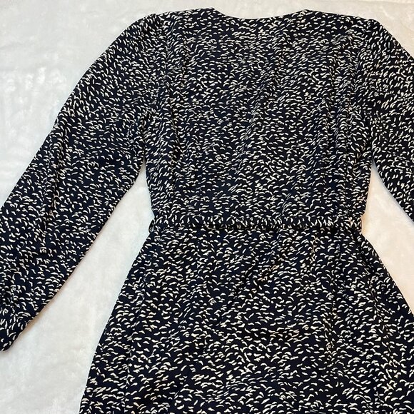 Vici Wrap Mini Dress Women's Size Medium Navy Geometric Print Long Sleeve - Picture 9 of 12
